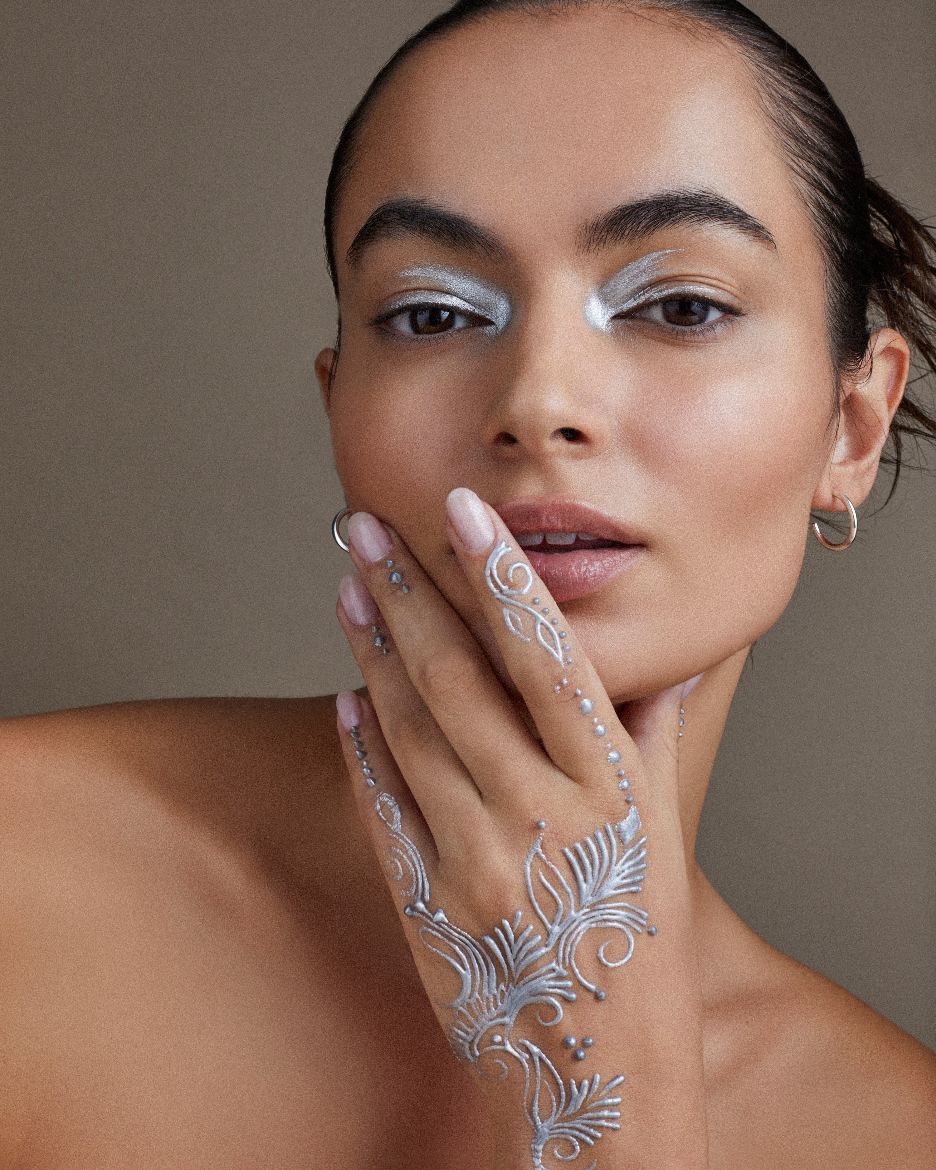 Silver Metallic Henna Hand Design