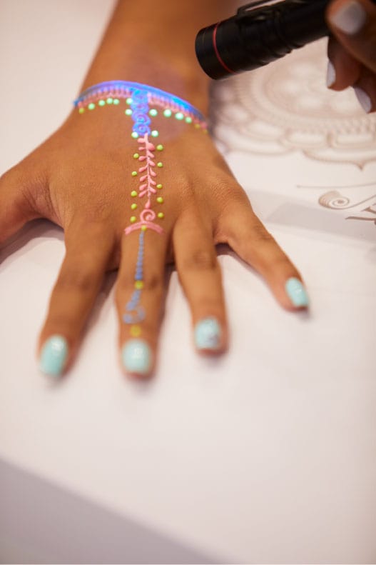 UV neon henna design